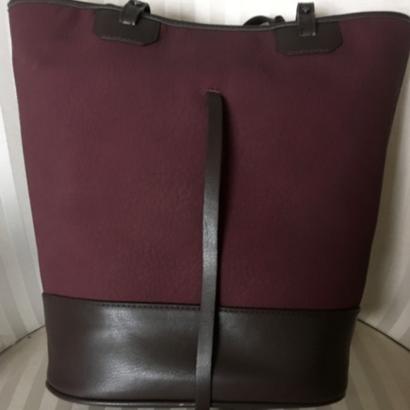 Reaction Kenneth Cole Greenwich Tote - Picture 5 of 7
